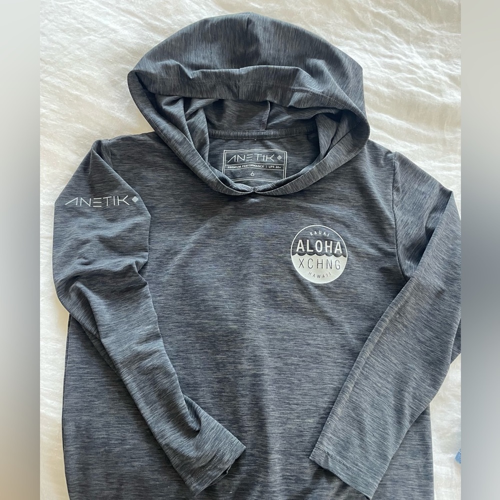 Kids size 8 Anetik sun shirt charcoal gray.